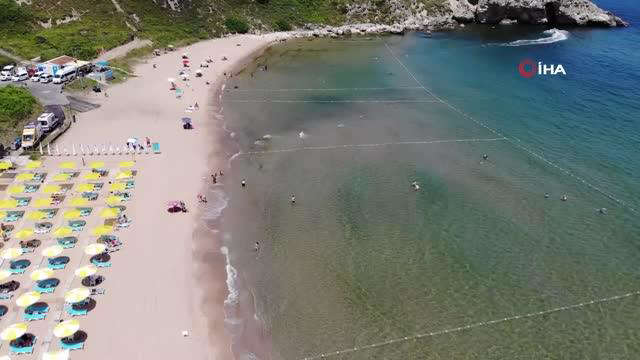 Şile Uzunkum Plajı’nda ‘Mavi Bayrak’ dalgalanmaya başladı